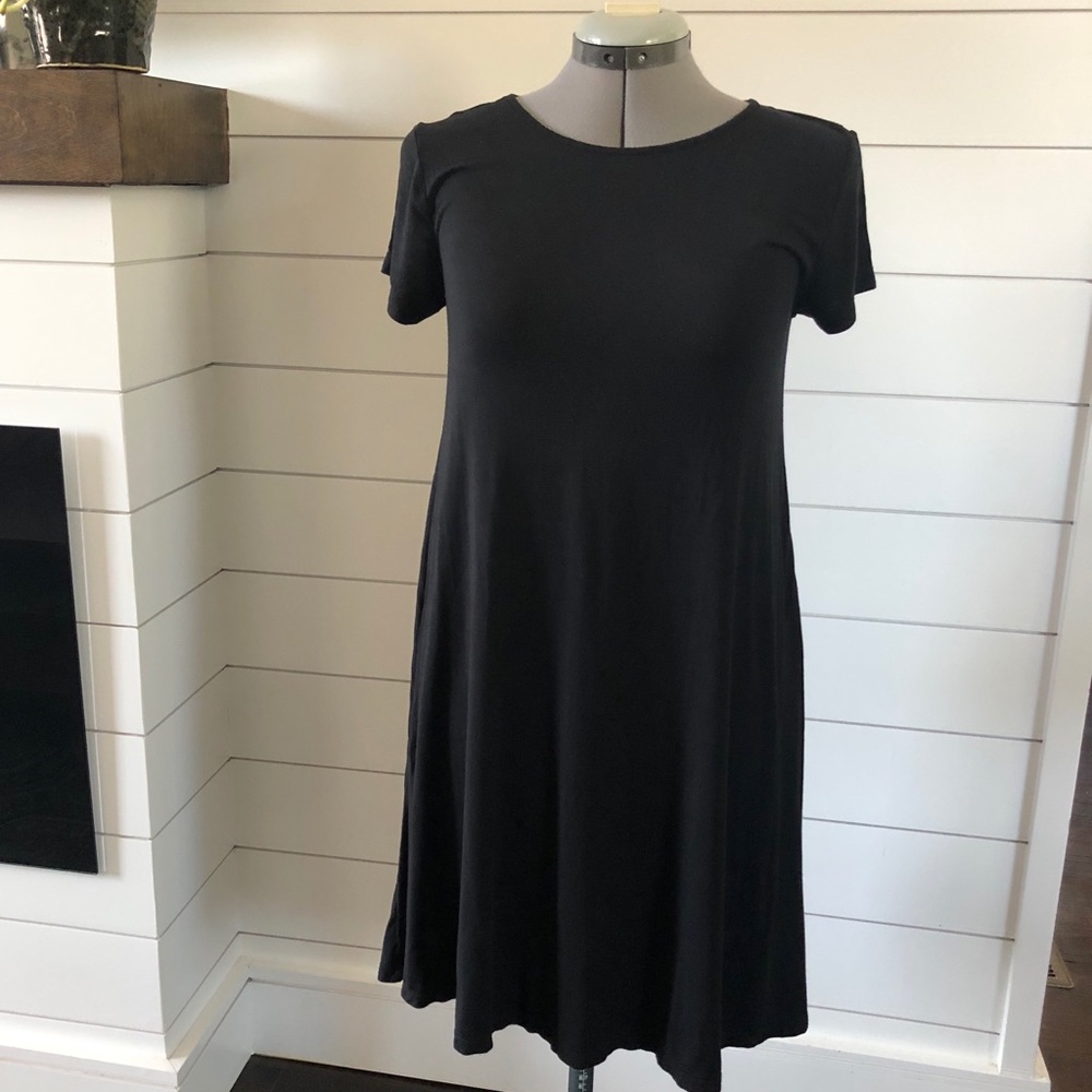 Old Navy Black T-shirt Dress size Medium